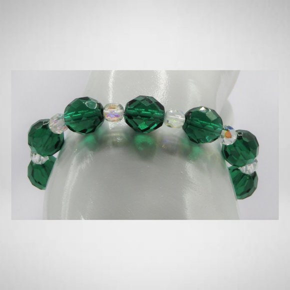 PRINCESS IN GREEN Beaded Jewelry Set - Picture 5 of 6